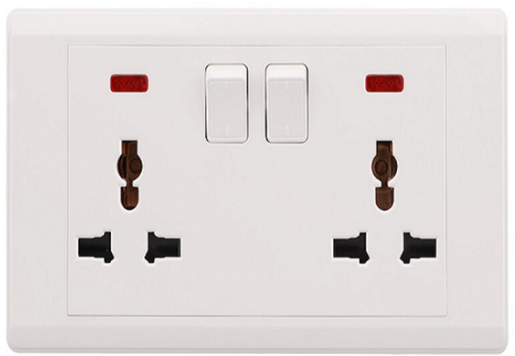 Sunracer 2 Gang Universal Switched Socket With Indicators